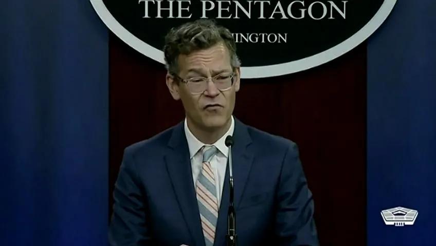 美国国防部负责政策事务的副部长科林·卡尔表示，中国无视美国提出的军事对话请求。卡