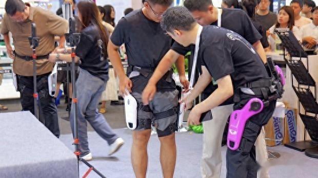 国庆中秋消费热出新高度！三个关键词带你看懂花钱新花样
 
国庆中秋八天假，消费市