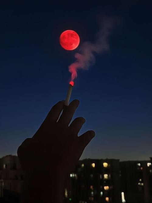 如果一个男人一旦很认真的对你说：“我觉得活着没意思了”，那么这个时候你，千万不要