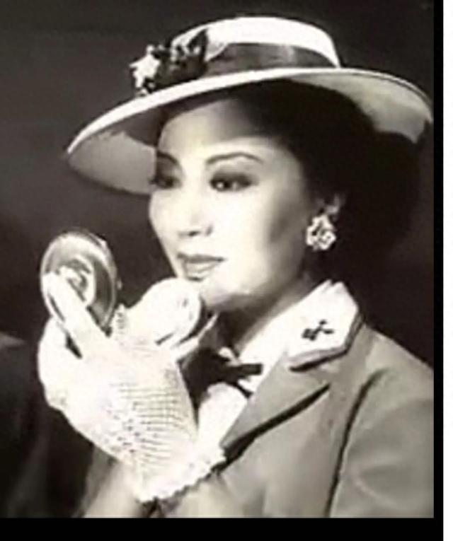 1955年，上海举行了一场公开的处决大会，被执行死刑的是个看起来像普通家庭妇女的