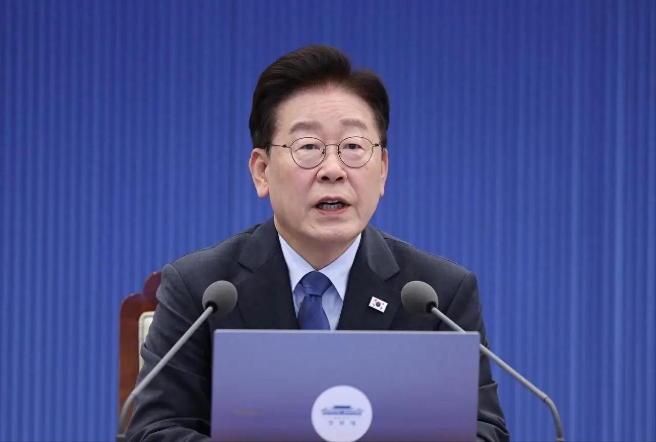 韩国居然对美国说不！霍尔木兹海峡被封锁，特朗普点名要求首尔派兵，还公开了美韩首脑