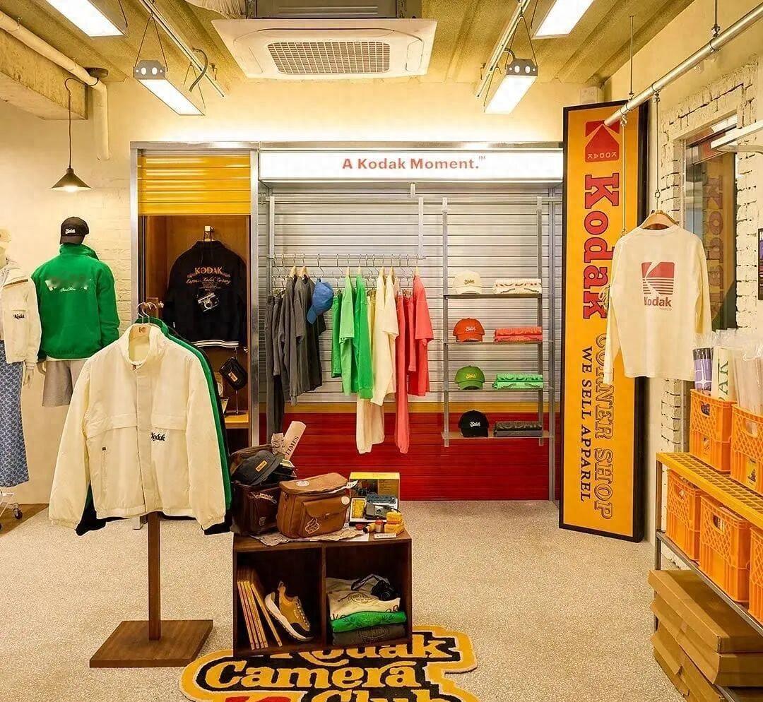 一年入账72.8亿，破产巨头“起死回生”

曾申请破产的柯达靠出租品牌Logo翻