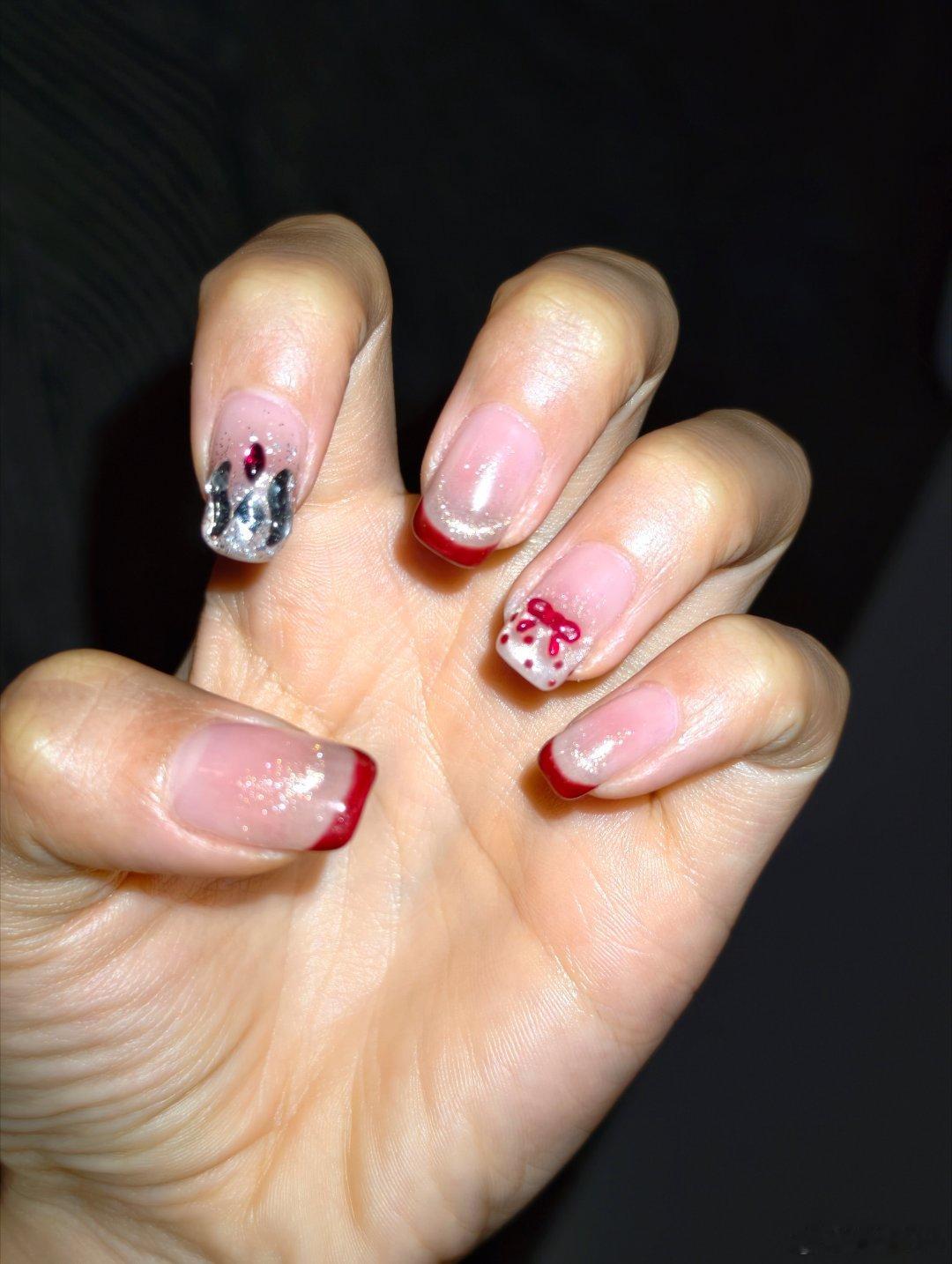 还是我会过周末 下午做了个美甲，晚上来按摩了！ 牛马有自己的充电方式智者不入爱河