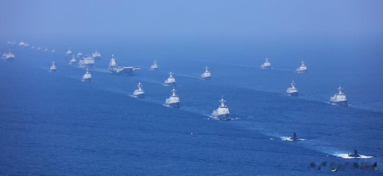 中国、英国、法国、西班牙海军的主力舰艇编队，大家可以对比规模