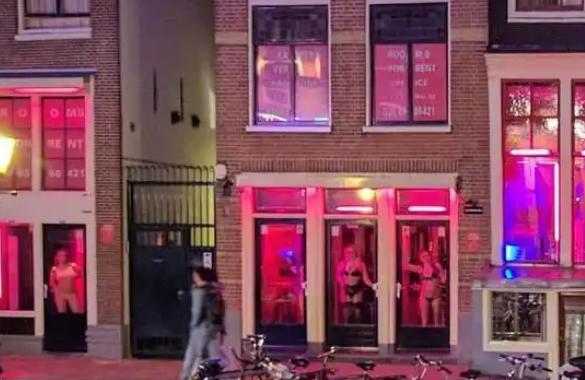 欧洲人在性方面究竟有多开放？德国直接再创纪录！新规之下，女厕所、女浴室不再设硬性