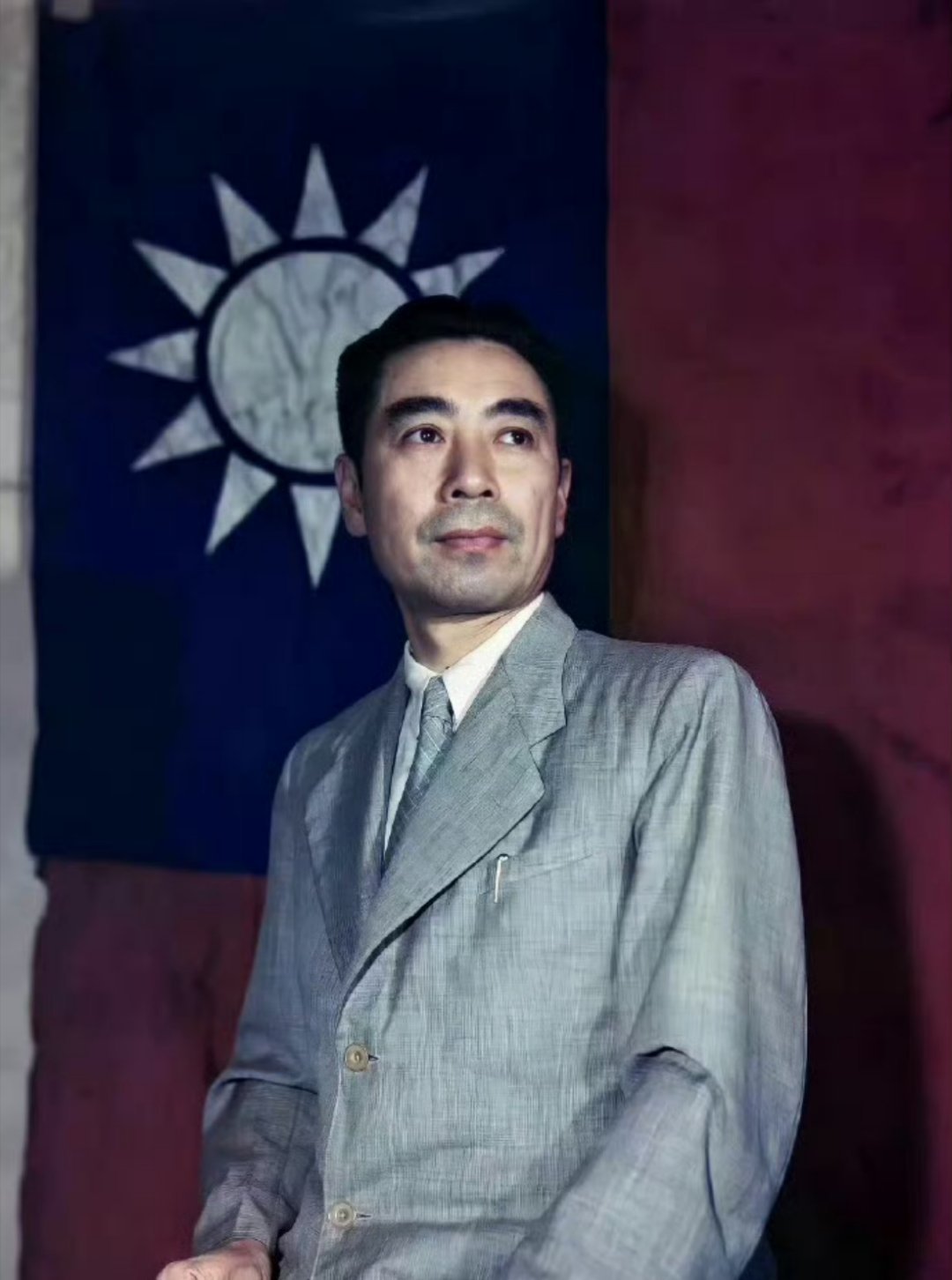 1945 年，重庆国共谈判，罕见的彩色照片，致敬周恩来🙏 ​ ​​​