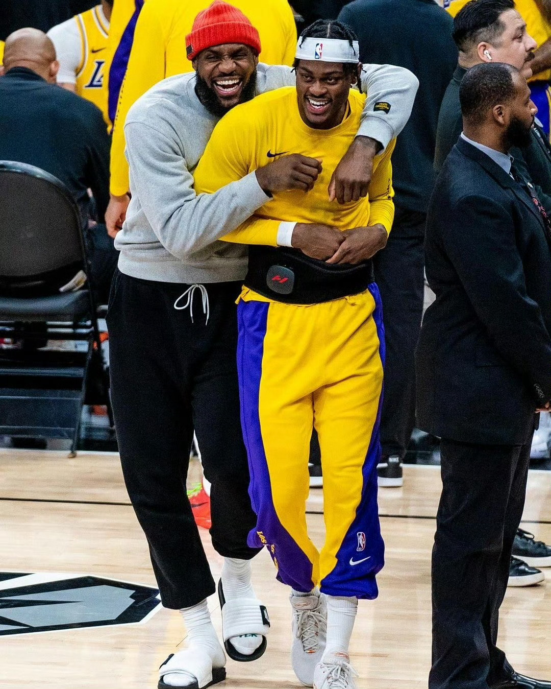 最近视频被下架的速度很快，基本2-3天就会被下架，监管比以前尽职尽责了。 