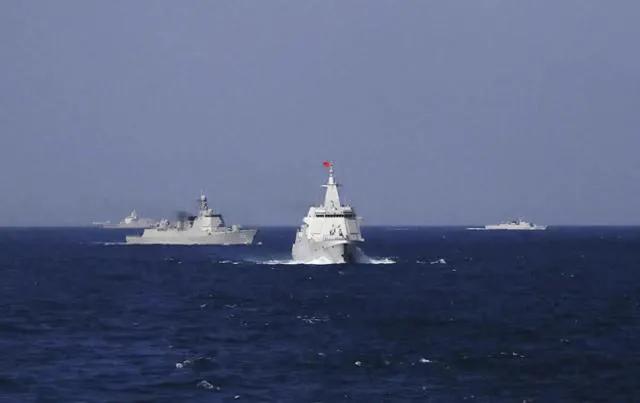 11艘军舰掌控南海，中国海警严阵以待，菲律宾百人船队，计划落空

近日，南海局势