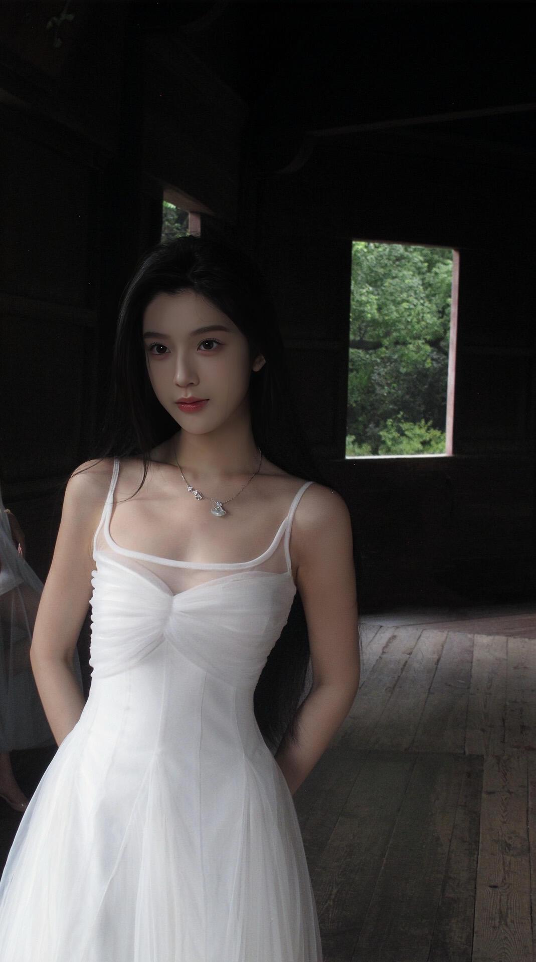 梦幻白裙少女，静谧古风庭院