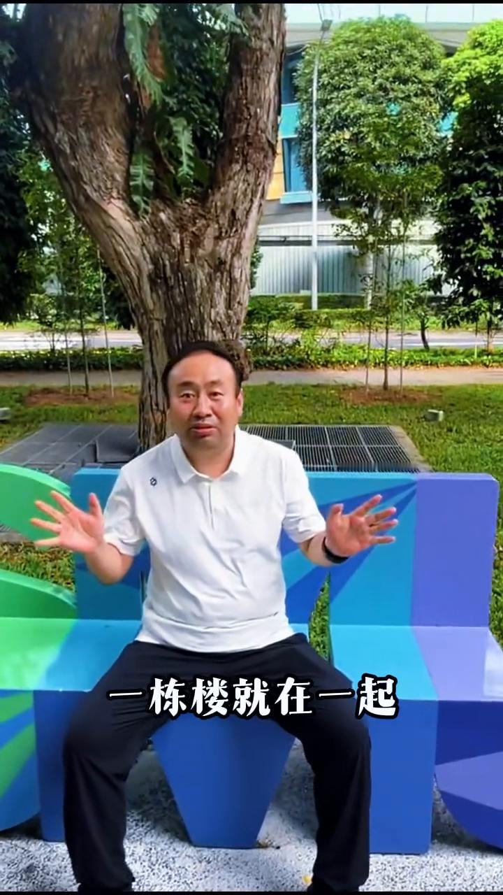 校长国外游学：新加坡管理大学。
为了教育、为了梦想、为了孩子们未来，今日走进新加