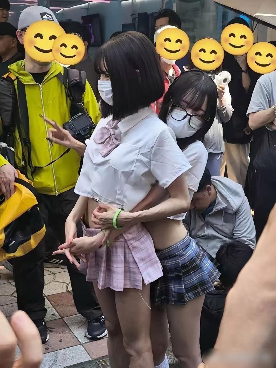 为什么她这么年轻，手上却布满了皱纹？ ​​​