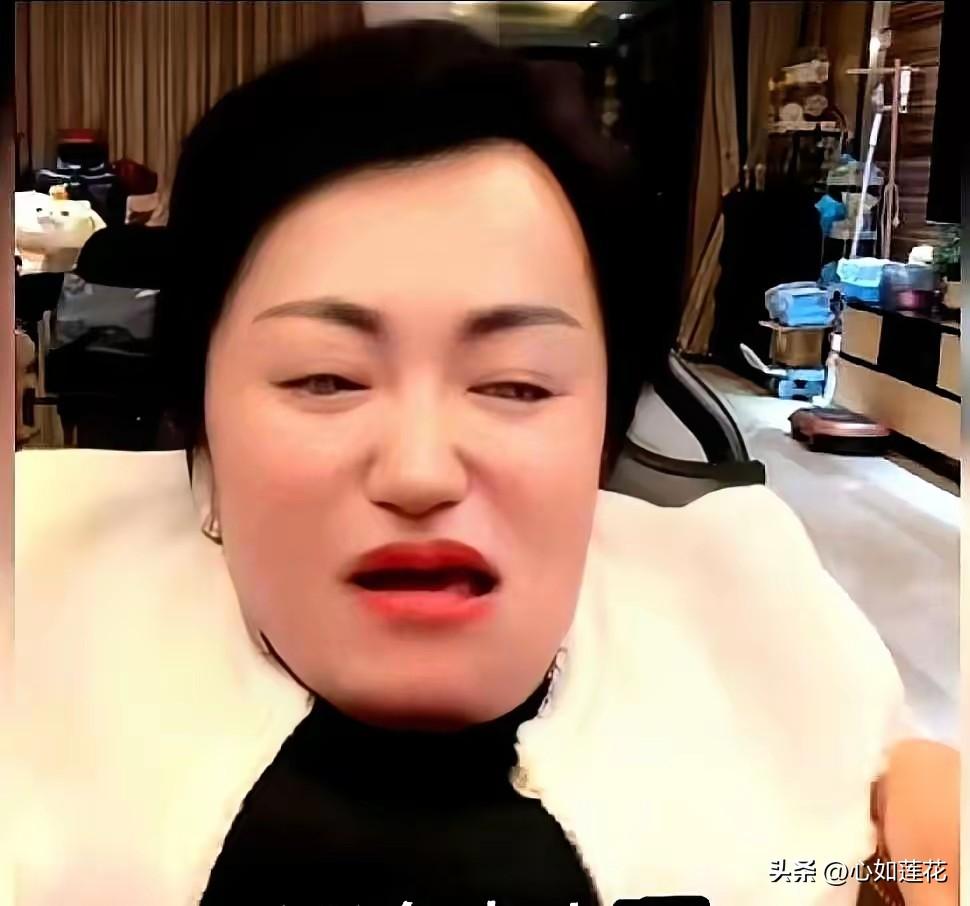 网民说李喜梅的账号被封了，我搜了一下，居然AI都知道了。
现在很多大网红天天都在