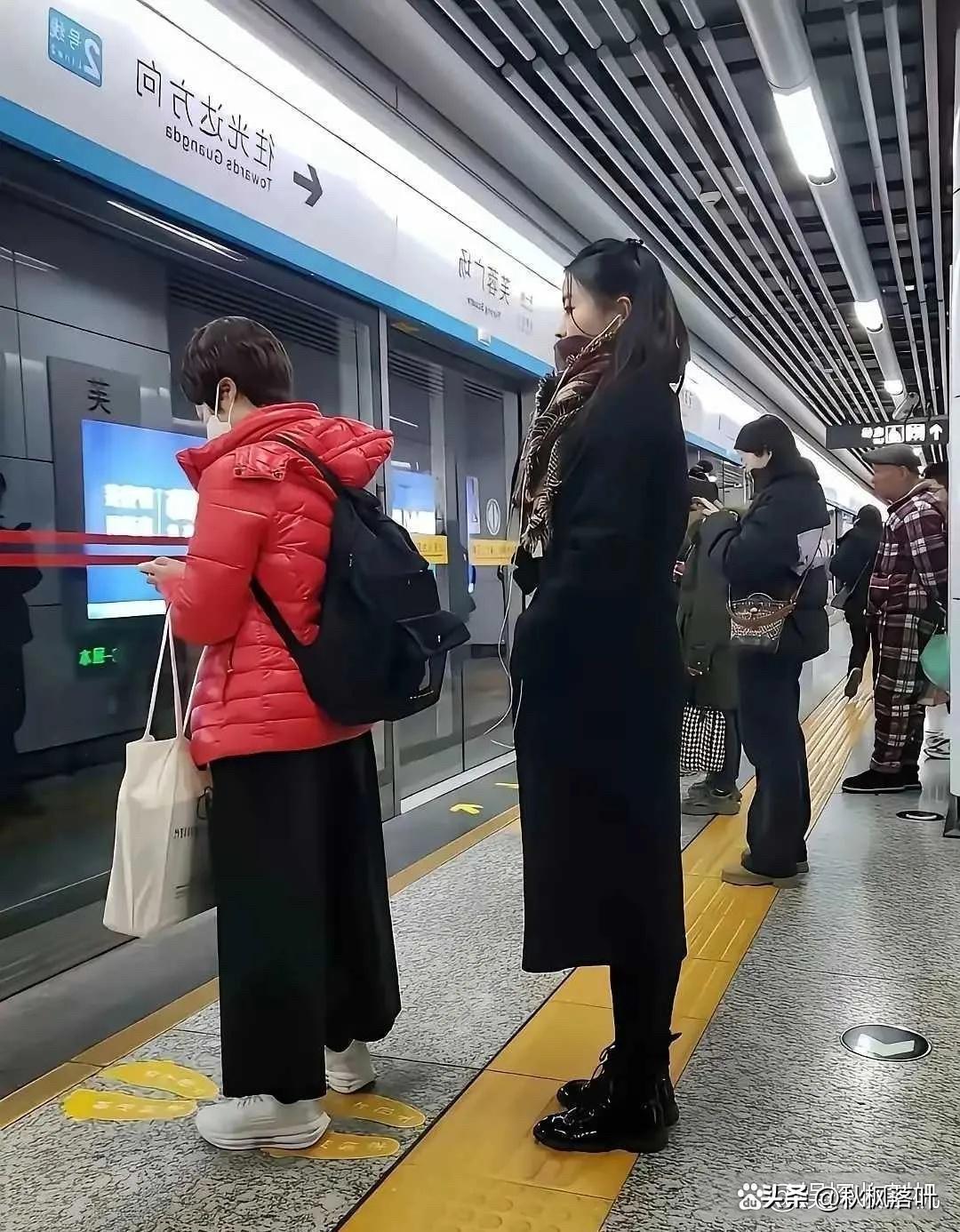 看了这张图
你就知道为啥男的都想找年轻的了