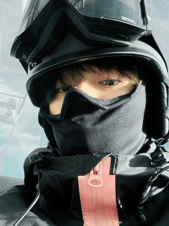 刘耀文滑雪晒照 刘耀文滑雪充满电 刘耀文滑雪晒照啦 