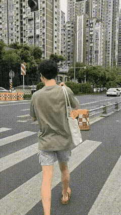 还以为是嫂嫂！但很善良！😳