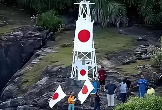 现在终于明白，为什么咱们没趁着中日紧张把钓鱼岛上的灯塔拆掉，因为这个灯塔很可能会