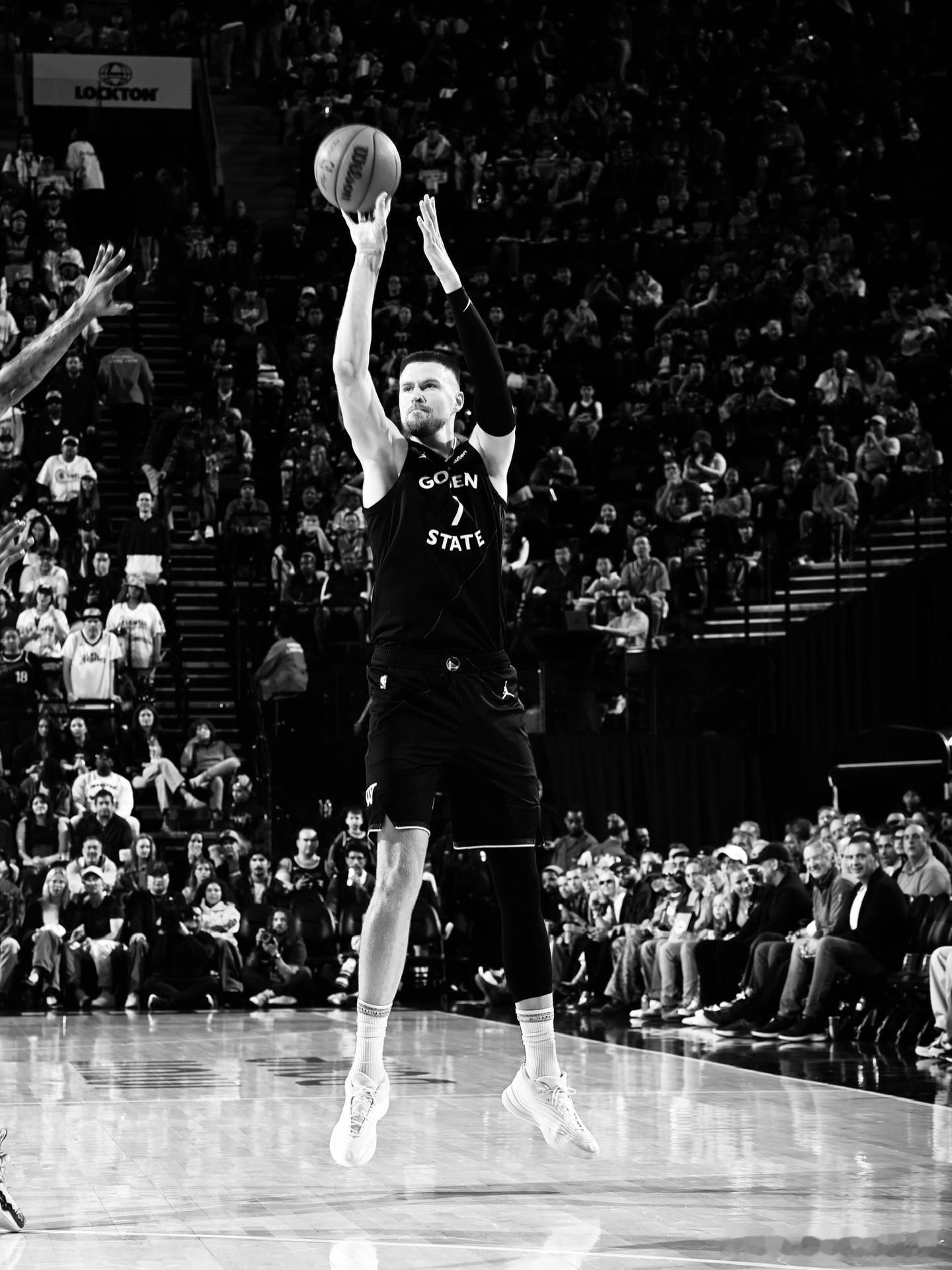 82/82金州勇士 巴特勒 库里 nba