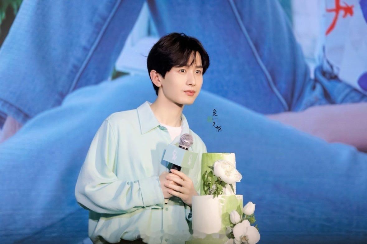 成毅狩谎 cy 成毅林彦廷成毅是难得的德艺双馨的演员，演技、能力、人品、样貌都无