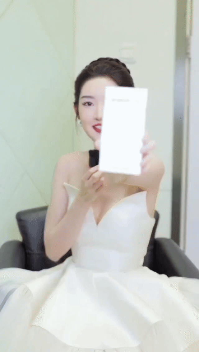 有王玉雯的地方就有节目王玉雯自带搞笑Buff！微博视界大会念粉丝“电子维生素”信