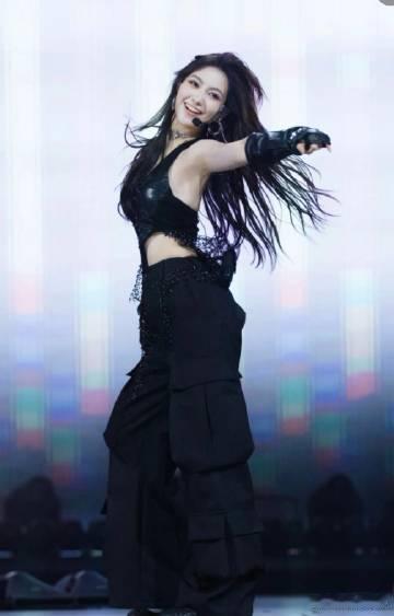香奈儿会是下一个单依纯吗  音综出身的香奈儿，每次登台都能感受到她的成长与进步，