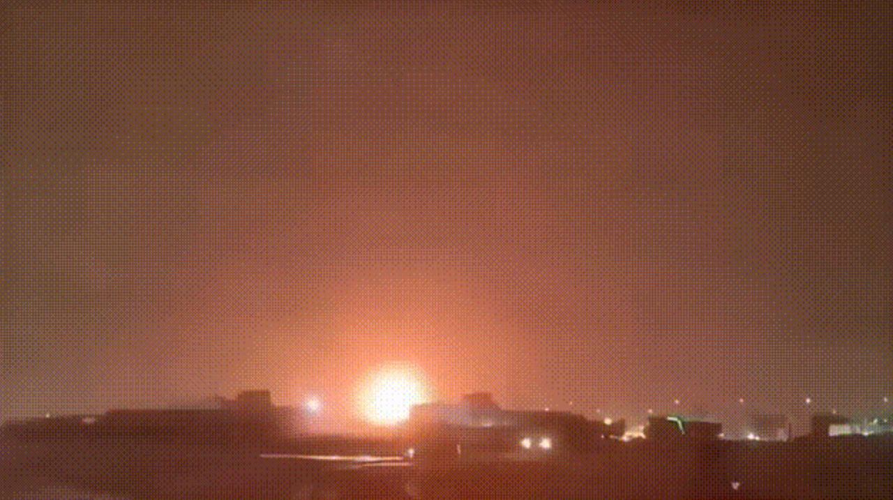 卡塔尔国防部宣布，该国遭到来自伊朗伊斯兰共和国的五枚弹道导弹袭击。

中东地区突