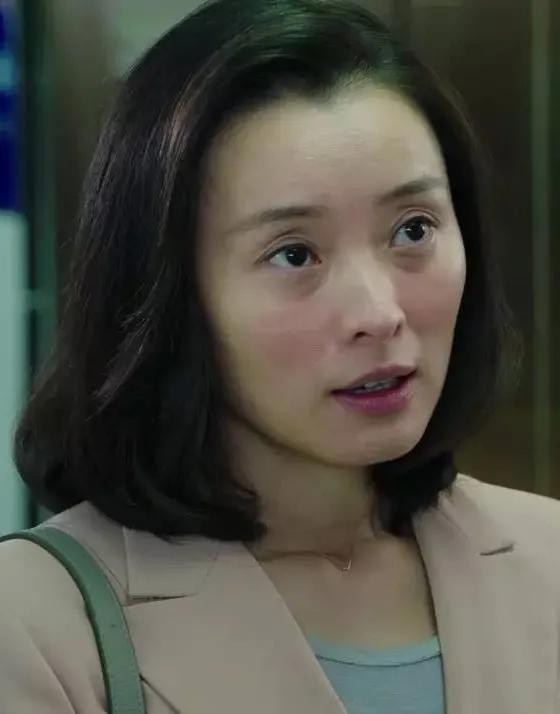  凌玲的扮演者吴越，1972年4月10日出生于上海市闵行区，中国内地影视演员，毕