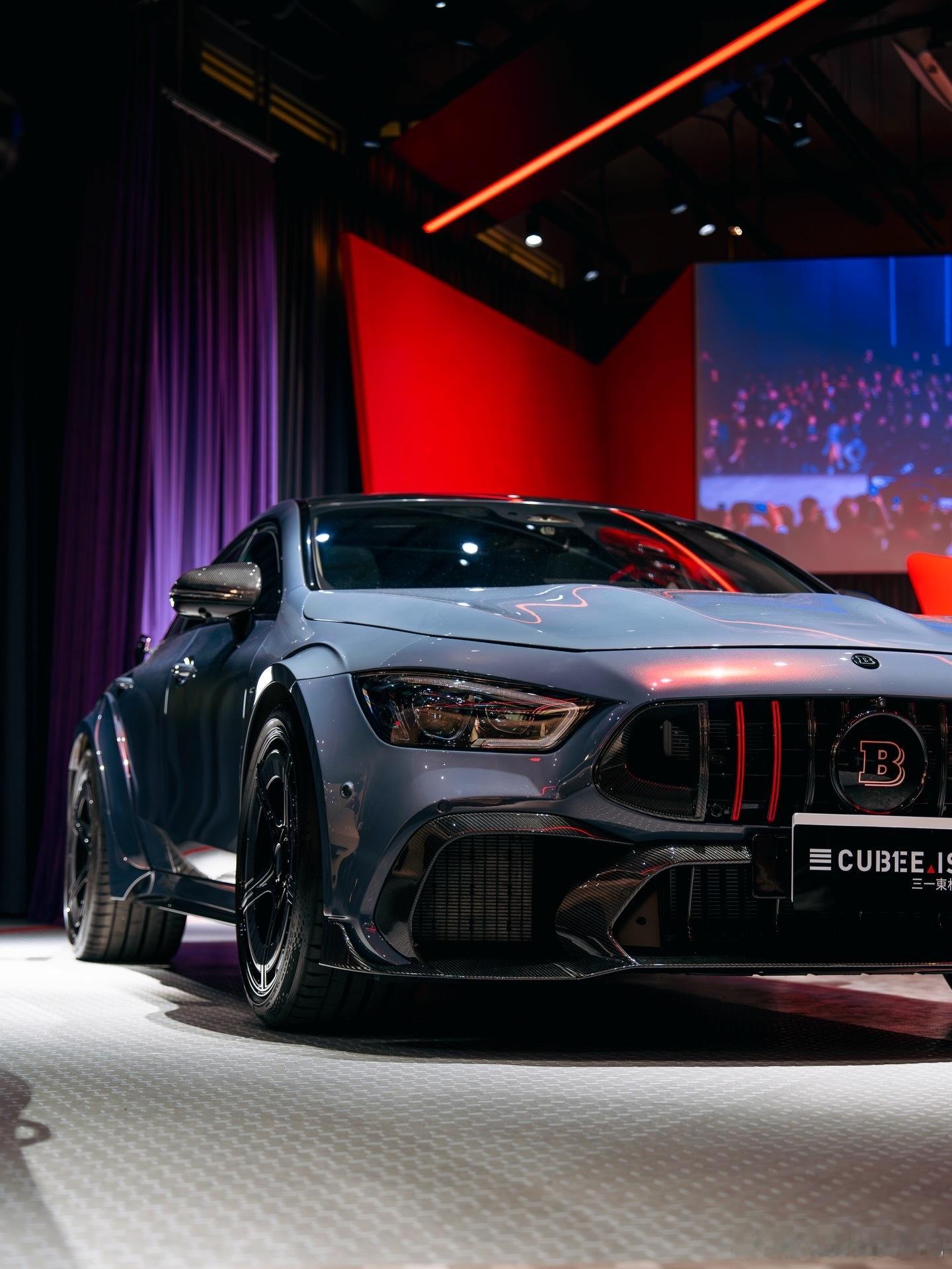 在台湾那边有这款3色调的Brabus Rocket 1000 GRAYDIANT