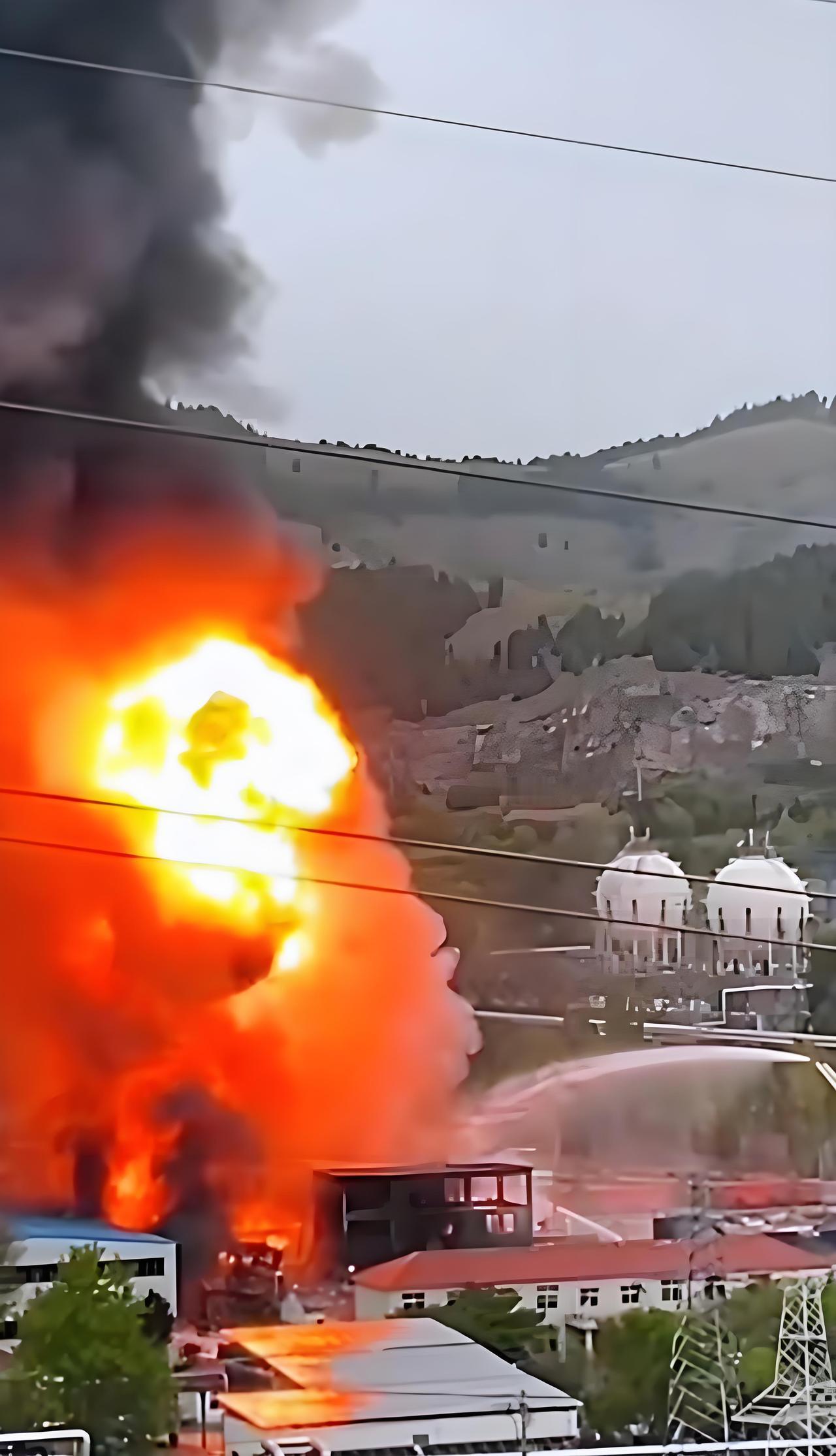 山东淄博一化工厂突发爆炸！巨大火球冲天，官方紧急处置


就在今天4月16日下午