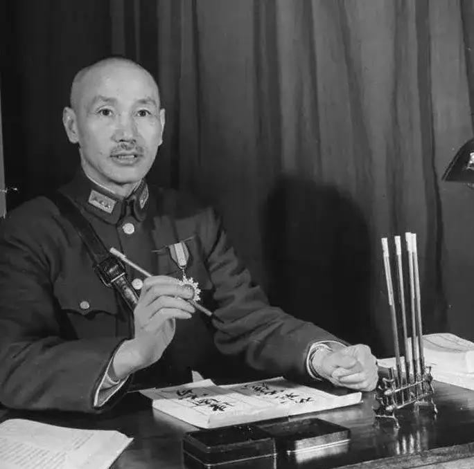 民主革命的伟大的先驱孙中山先生，晚年最大失误就是没有看透蒋介石的本质，让蒋介石这