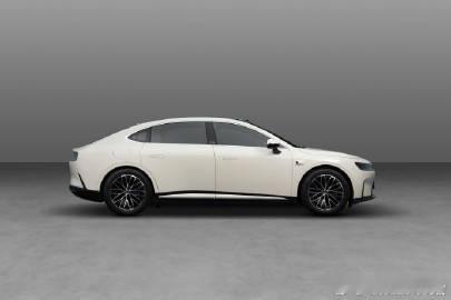 smart的第一款掀背轿车来了，命名为精灵6 EHD

1.新车长宽高分别为 4