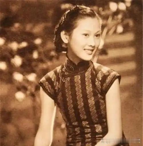 一段很通透的话：
“人生无非就两件事，谋生和谋爱。
没有钱，委屈肉身；没有爱，折