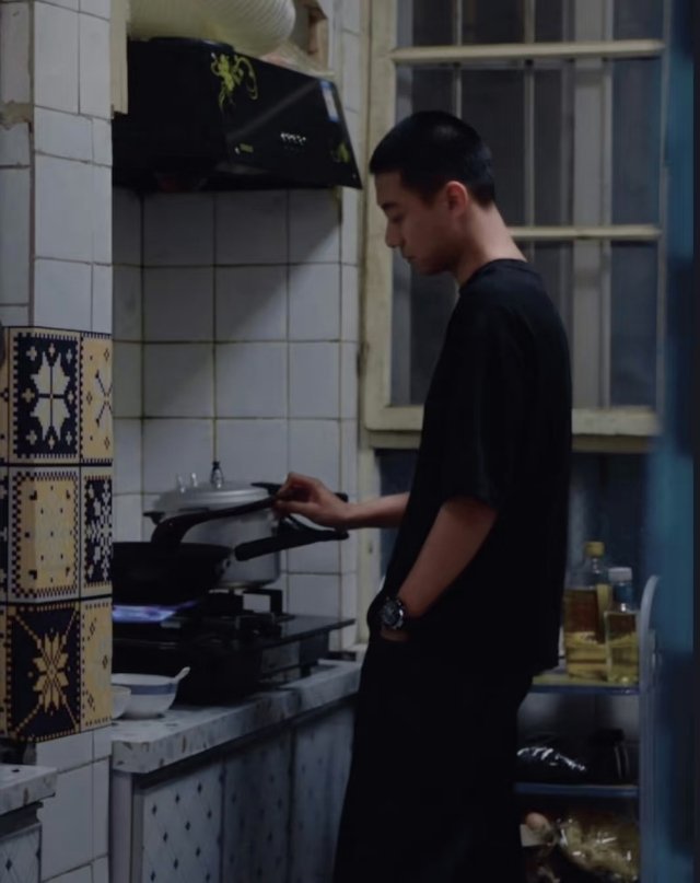 都说他普难道真没有人能get 到他的帅吗？给我甜的脸都快笑烂了真的很难拒绝一个胆