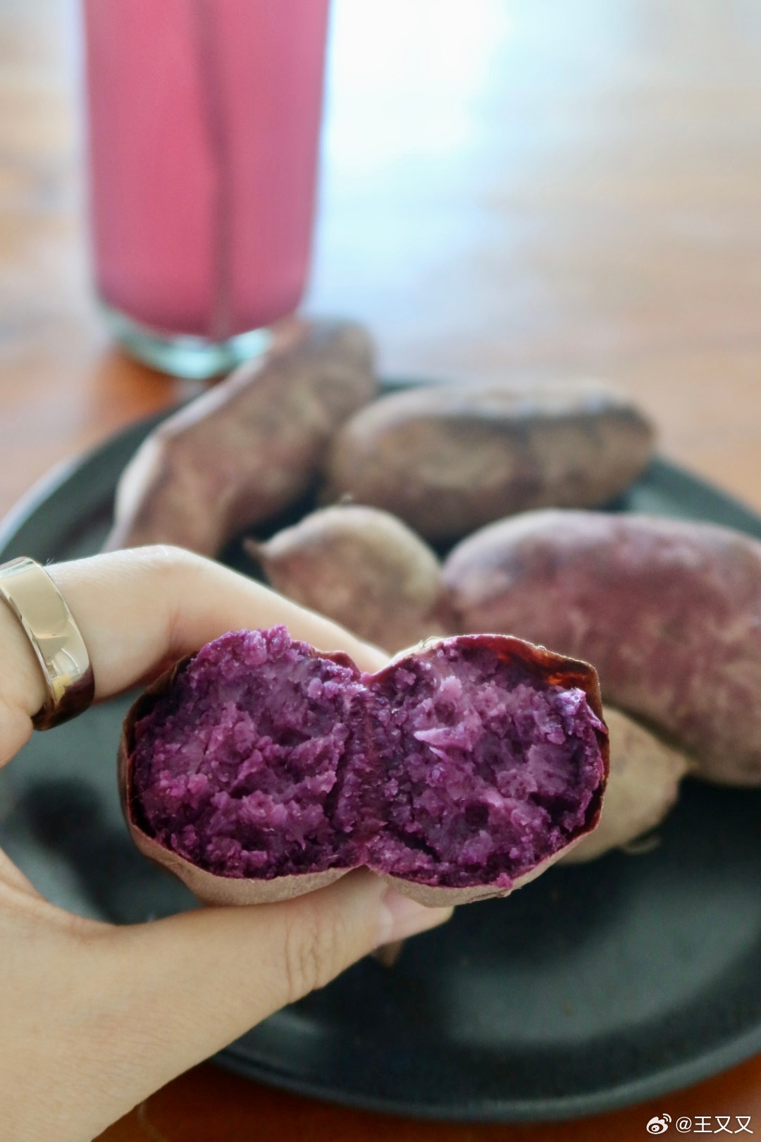 抗炎饮食day59✅大柚大有早餐：烤紫薯、温水冲莓果粉午餐：野生沙丁鱼石榴牛油果