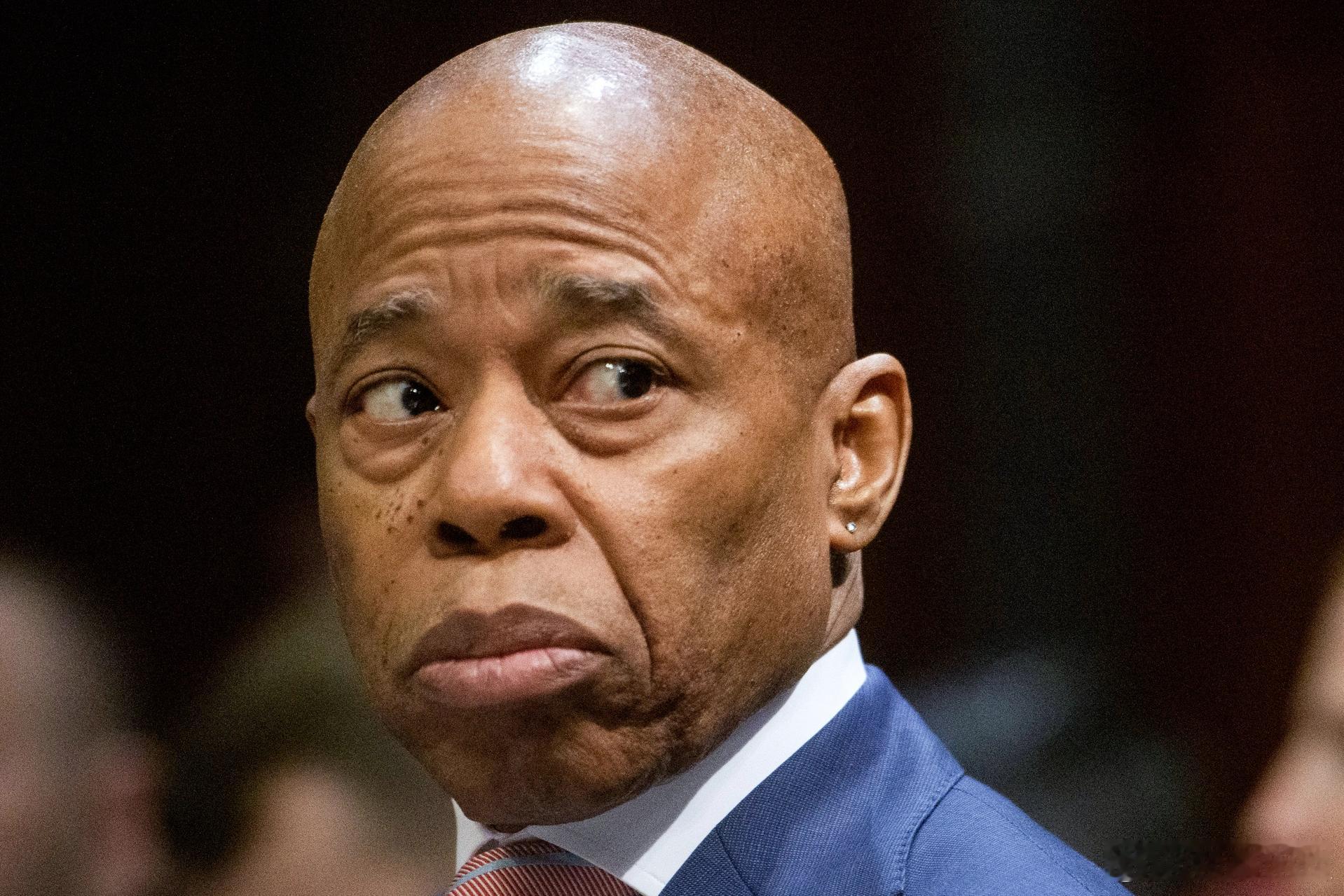 【马姆达尼政府继续悄悄地将亚当斯的盟友从纽约市政府清除出去】[来，公知不告诉你的