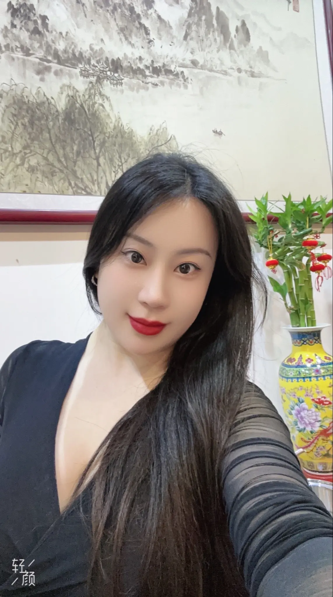 长发飘飘 女人味 御姐 努力工作的女人很美 美酒佳酿