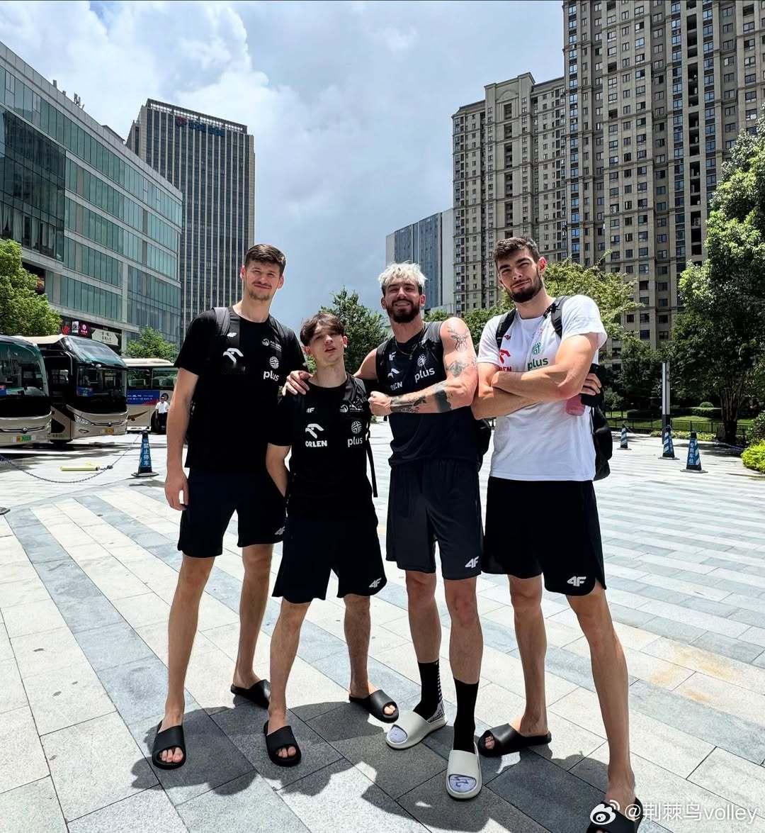 在宁波的坡男！这段时间华东应该也热的爆🥵。男排2025世界男排联赛 ​​​