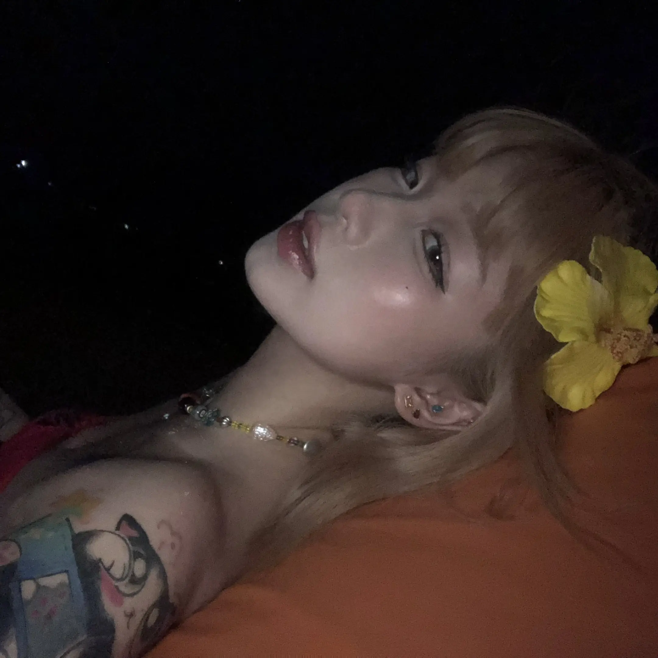 悄悄做个梦给你 又怕做梦梦到你