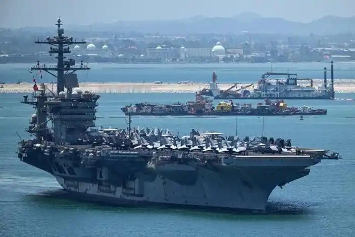 【美国林肯号航母离开泰国，结束其200多天以来首次完整靠港休整】据法新社报道，载