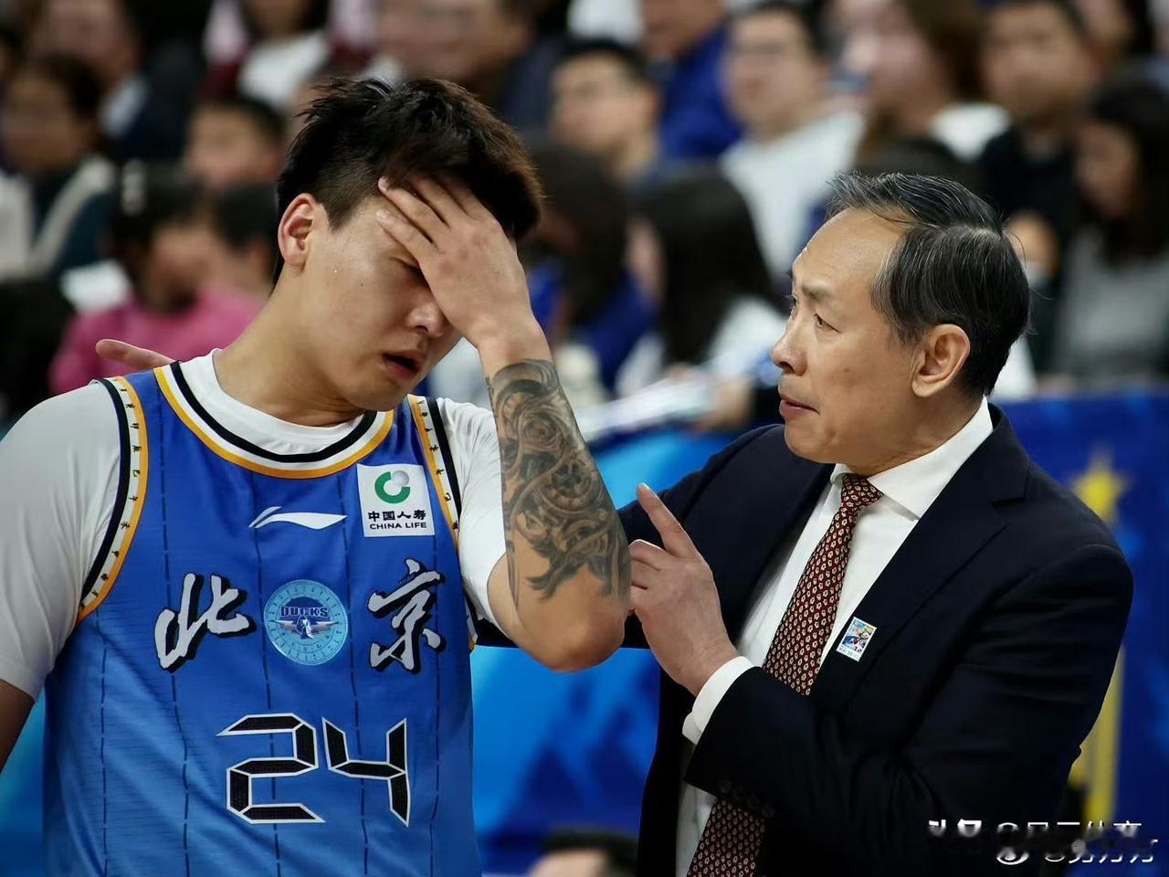 北京媒体人：赵睿涉疆言论是情绪上头，不必上纲上线！

近日，中国男篮队长赵睿在社