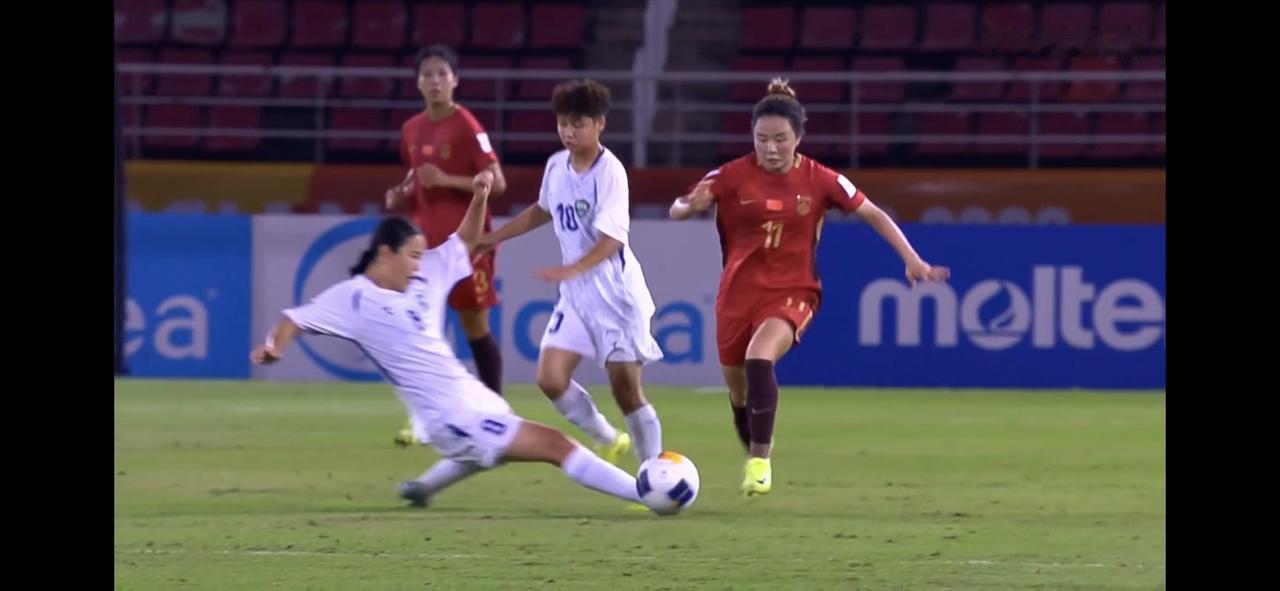 中国U20女足刚刚踢进了U20女足世界杯
刚刚2:1有惊无险的淘汰掉乌兹别克斯坦