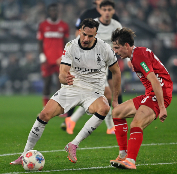 德甲 美因茨vs门兴  美因茨波动起伏较大，门兴能否把握住机会？来不及解释，跟上