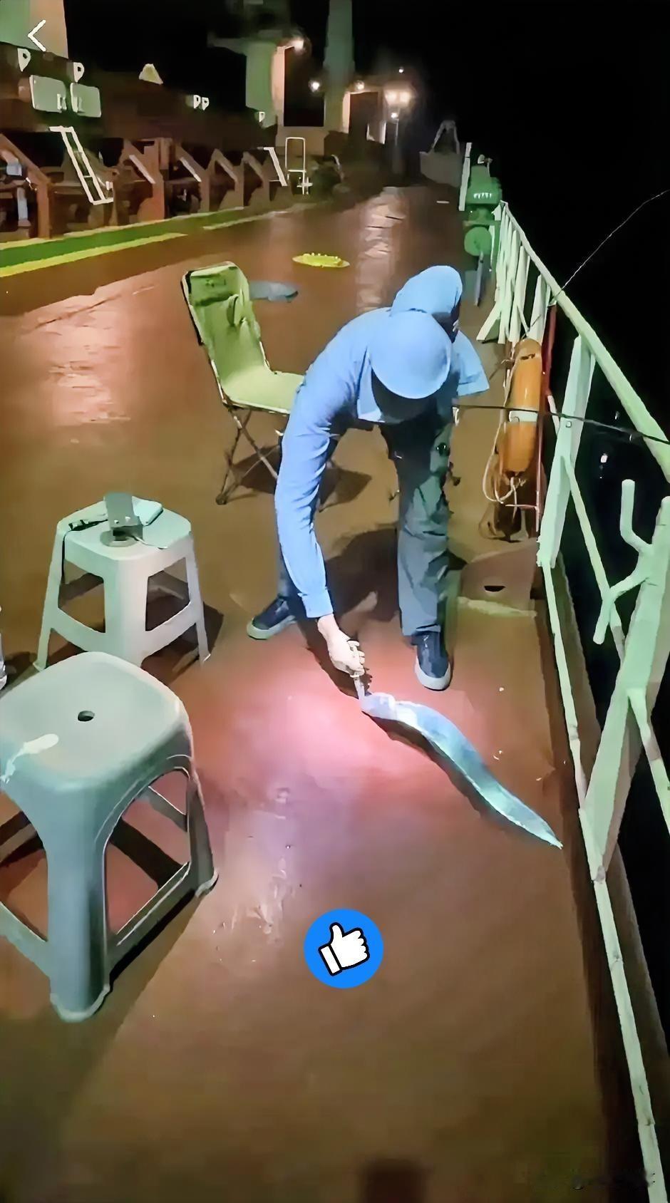 牛逼还得是咱中国人！

被困在霍尔木兹海峡的中国海员发视频：已经60天了，马上离