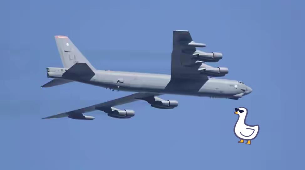 快讯快讯。

美军轰炸机又来了！
当地时间6日，两架美军B-52轰炸机再次接近委