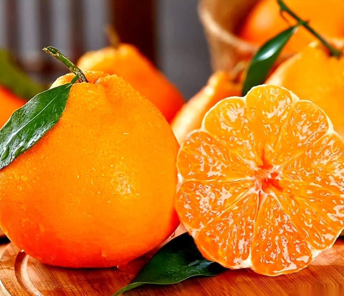 这个叫耙耙柑的水果，很多人正当宝贝一样天天吃。
但有人不知道，就因为贪嘴多吃了两