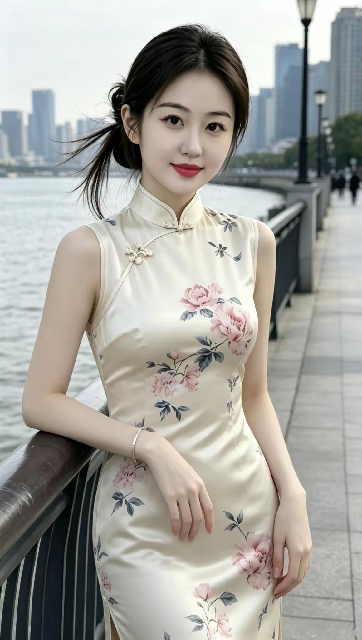 塞鸿秋·江堤旗袍
罗衫裁雪春痕浅，
花姿暗缀清容软。
江堤玉立东风缓，
云鬓轻摇