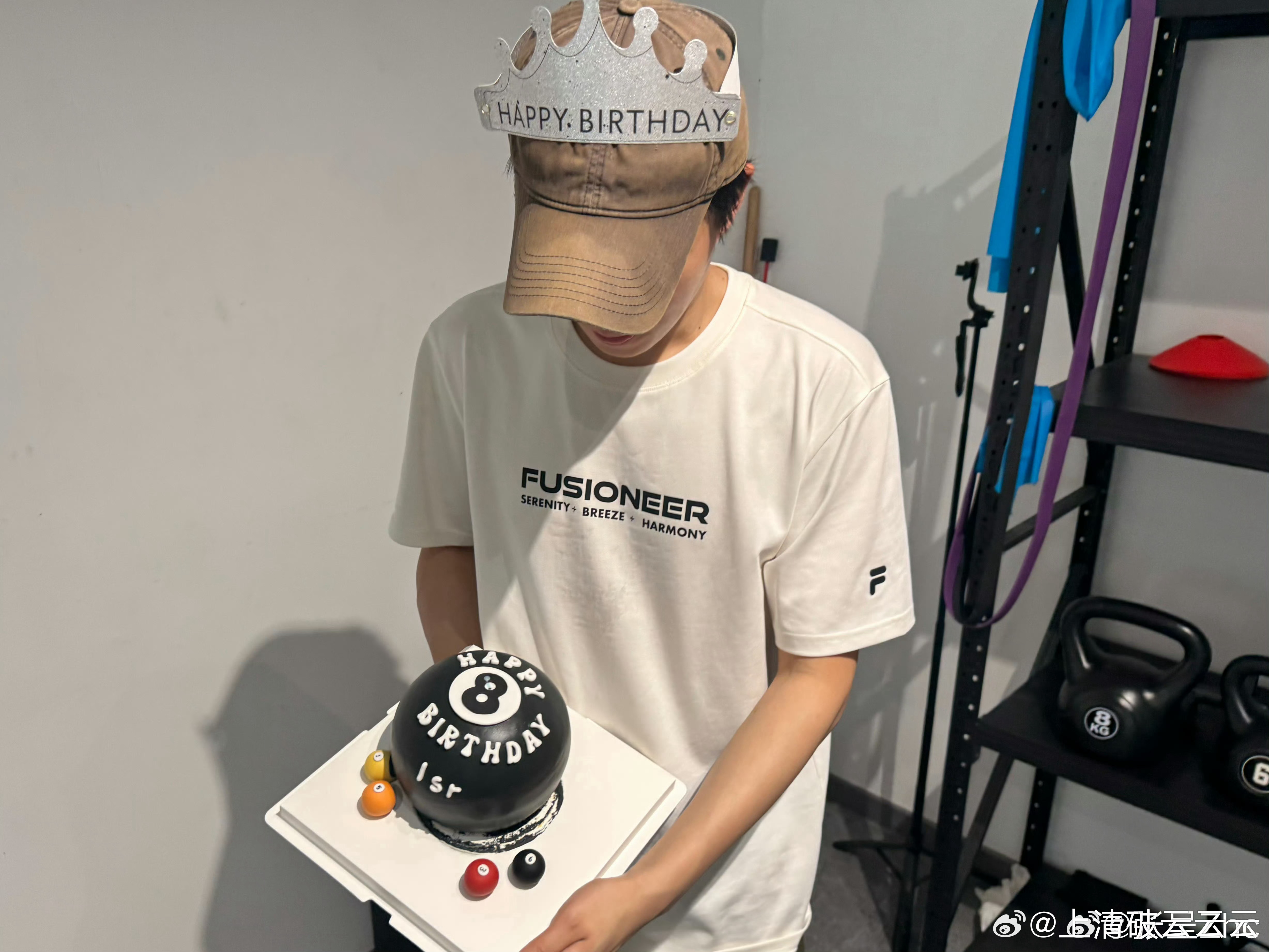 小雷生日快乐呀结果这个小呈卡零点也没卡准。。犹记得他生日你也没卡上131啊啊啊就