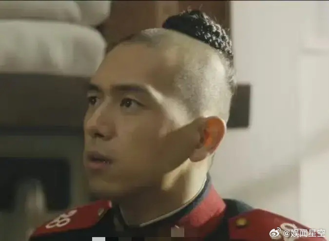 原来我们以前都被清朝辫子戏骗了！！看了一点李现魏大勋演的《人生若如初见》，这个辫