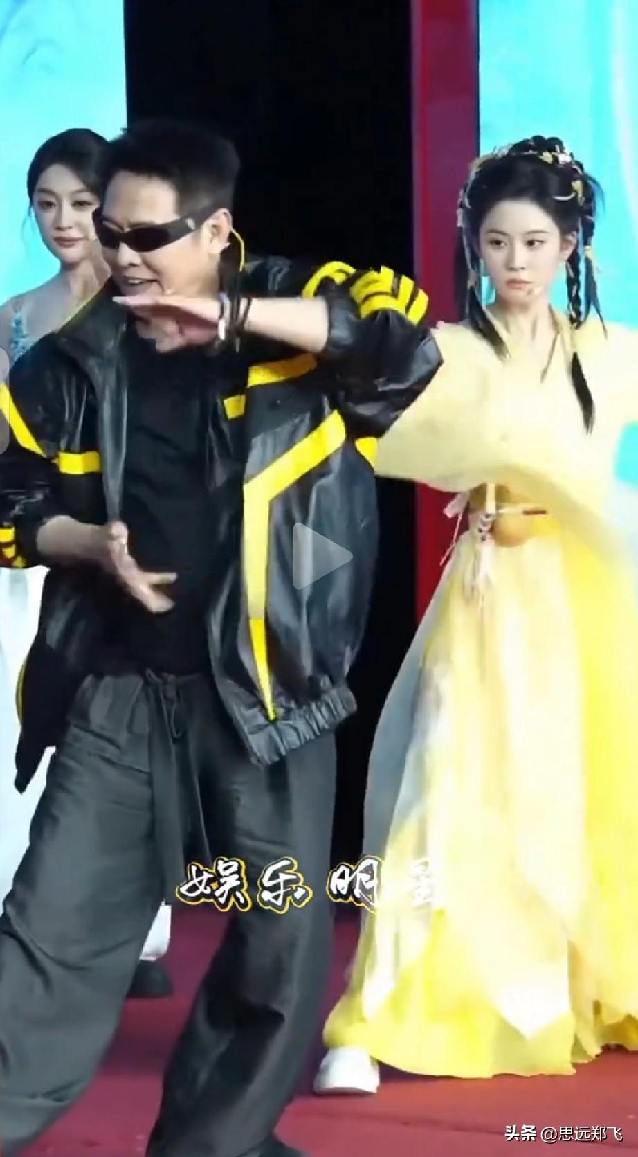 其实
挺替李连杰可惜的
他如果不是身体不太好，应该办班


你看他一身的本事，应