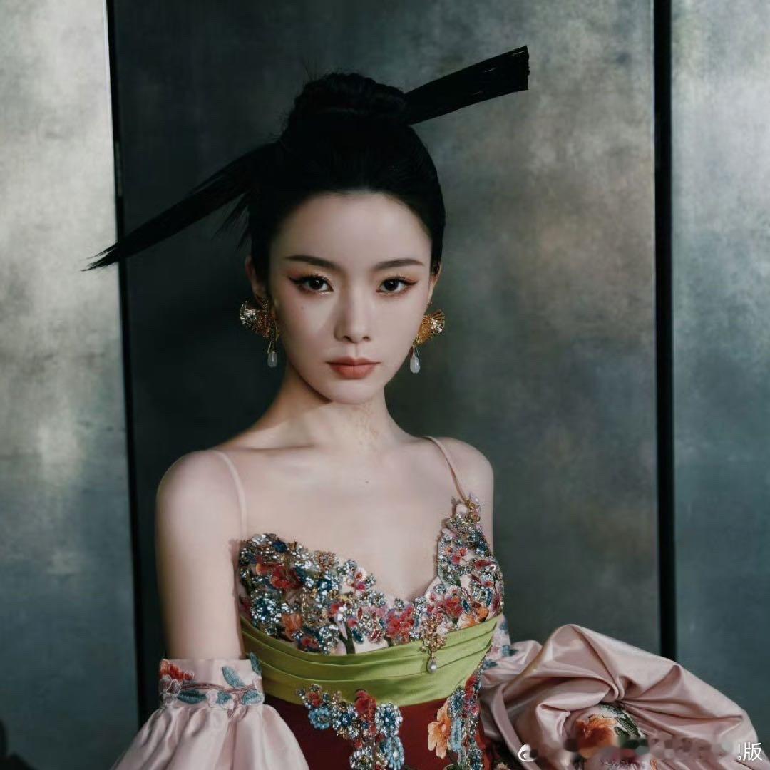 陈卓璇想在歌手站得更高 czx歌手陈卓璇 这个陈卓璇也太美了，​​​