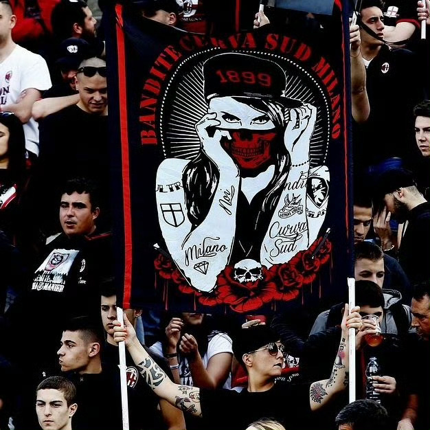 【㊗️】 ❤️🖤 衷心祝福所有深爱米兰这一抹红黑色的女性罗森内里们节日快乐！?